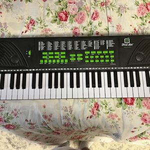 Brand new, used once or twice battery operated keyboard